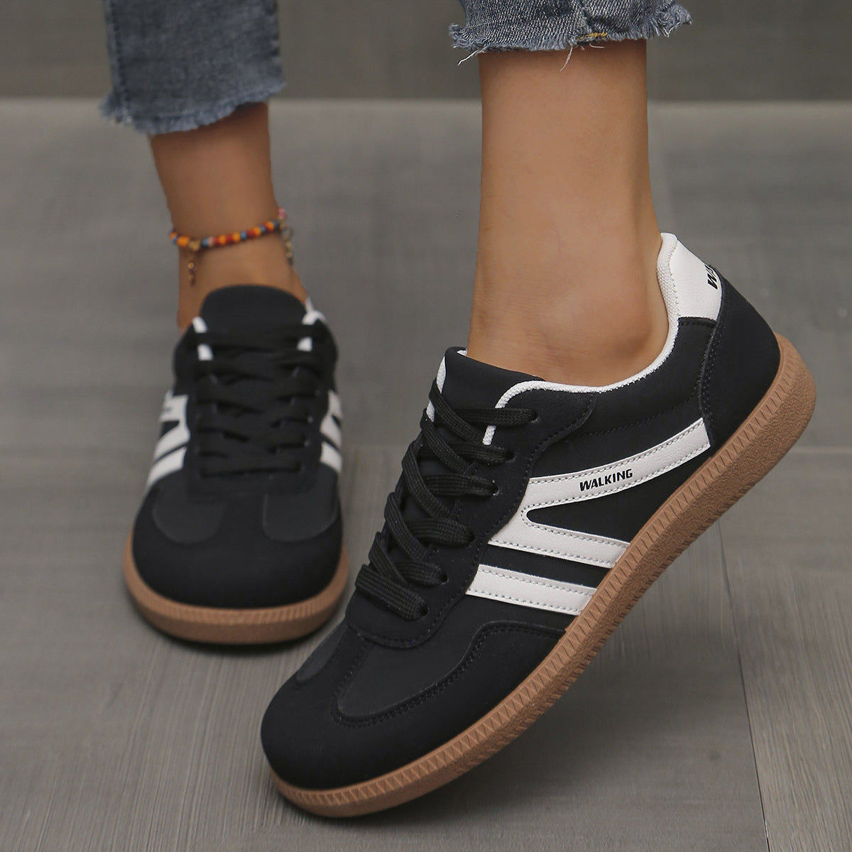 Black / 12
